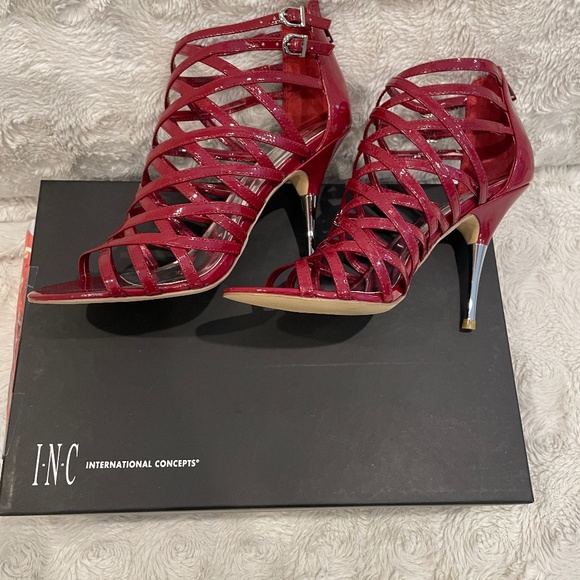 NEW! Macy's INC Fire Red 4" Strappy Heels - Size 7M - Picture 4 of 15